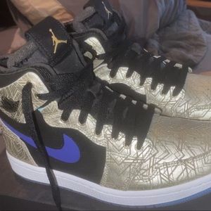 Size 8 in men. Jordan 1s